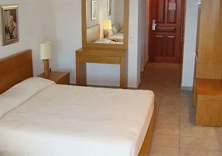 Cape & Hotel Kanapitsa (Skiathos)